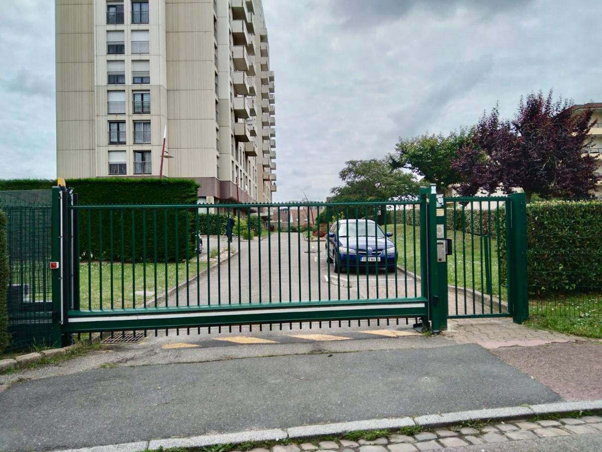 Grand F2 De 47M2 Au 15Eme Etage Dans Une Residence Tres Calme - 017 ルーアン エクステリア 写真